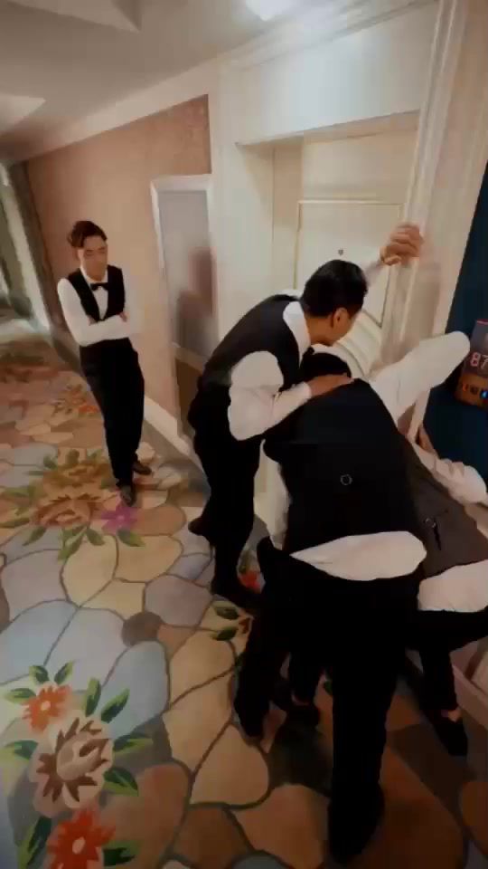 我和七个女神流落荒岛 第61-80集